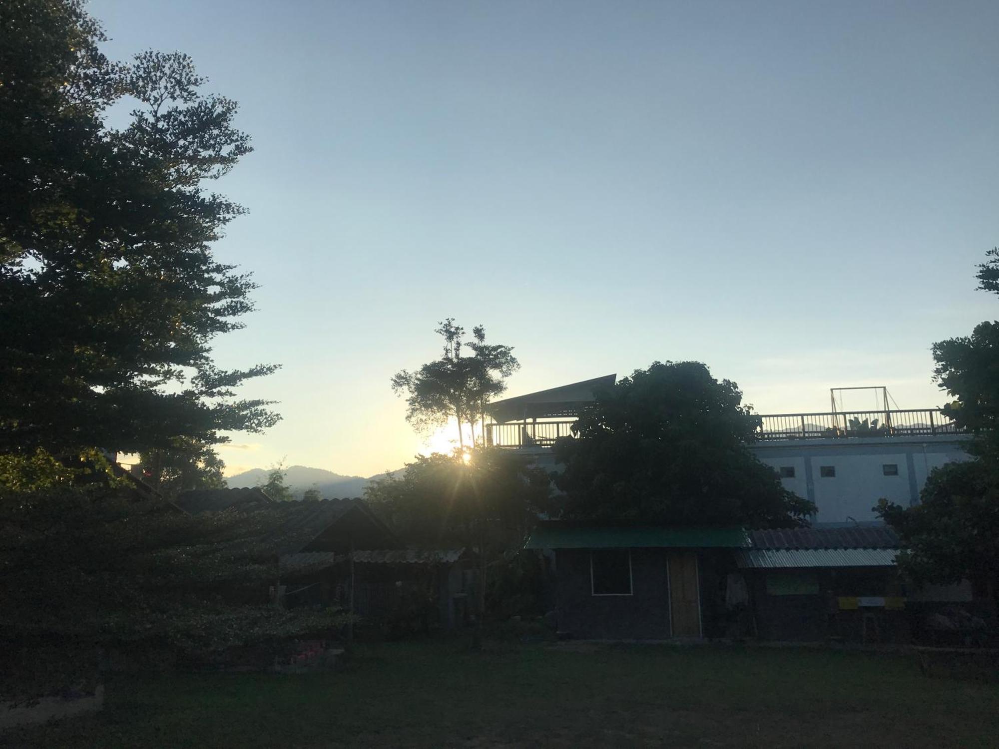 Pai Sleepy Hut Guest House Exterior photo